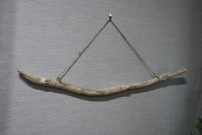 流木は突っ張り棒などで代用してもOK