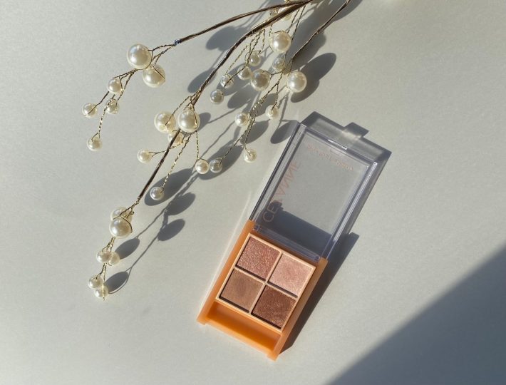 マスク　ブラウンアイシャドウ