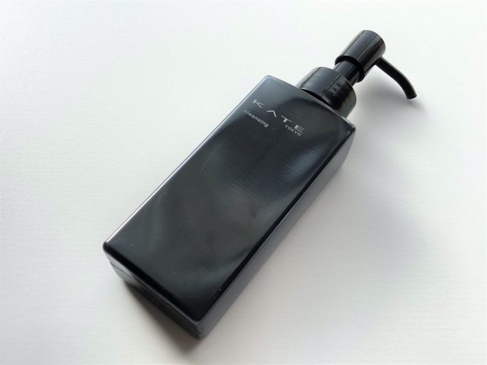 KATE「クレンジンググルー」（税込1,650円）