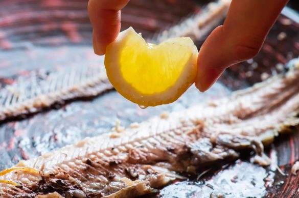 裏面（背骨の反対側）の身はレモン風味で