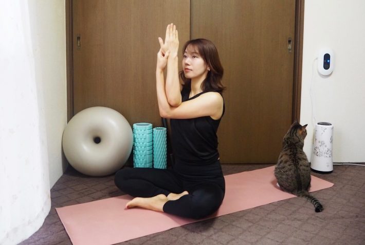 1. 毎朝ヨガ＆ストレッチをする