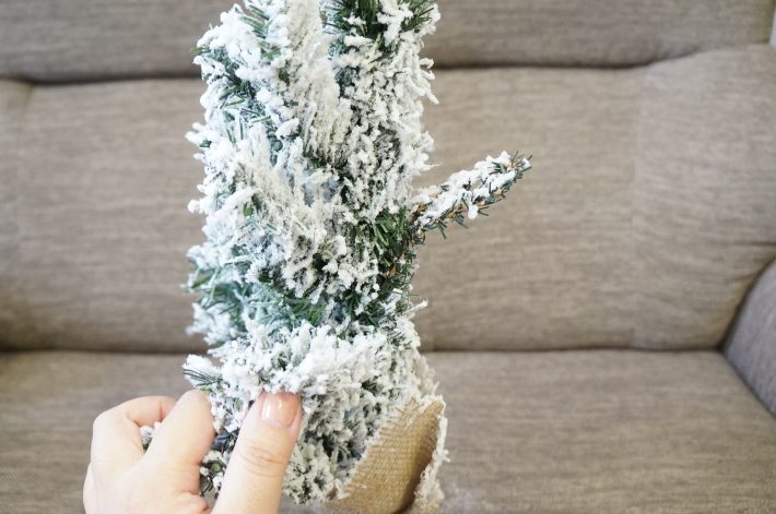 壁掛け用の紐を発見