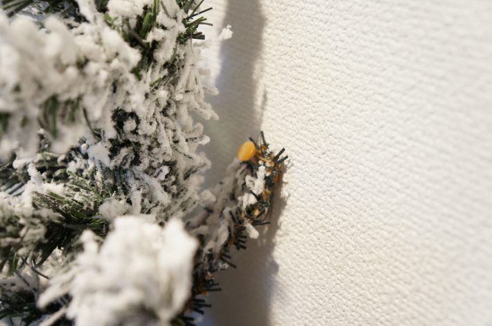 加病やフックで取り付けよう