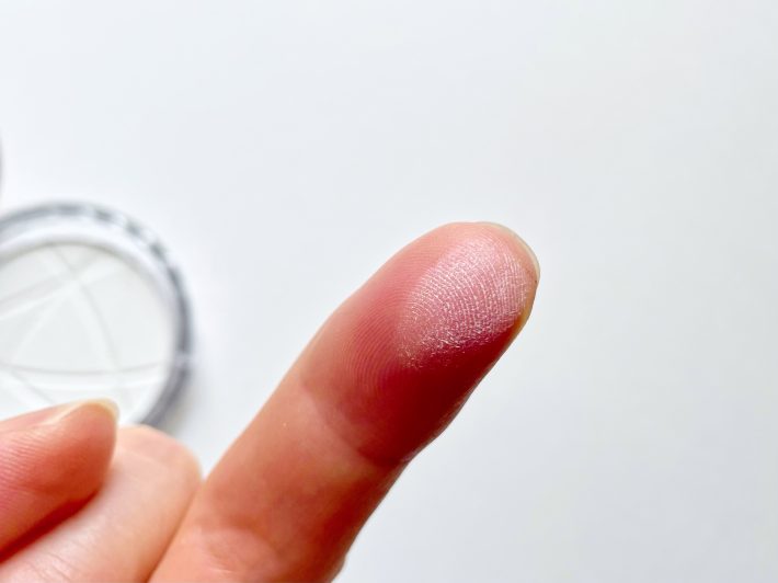 セザンヌ 毛穴レスパウダー 748円（税込）