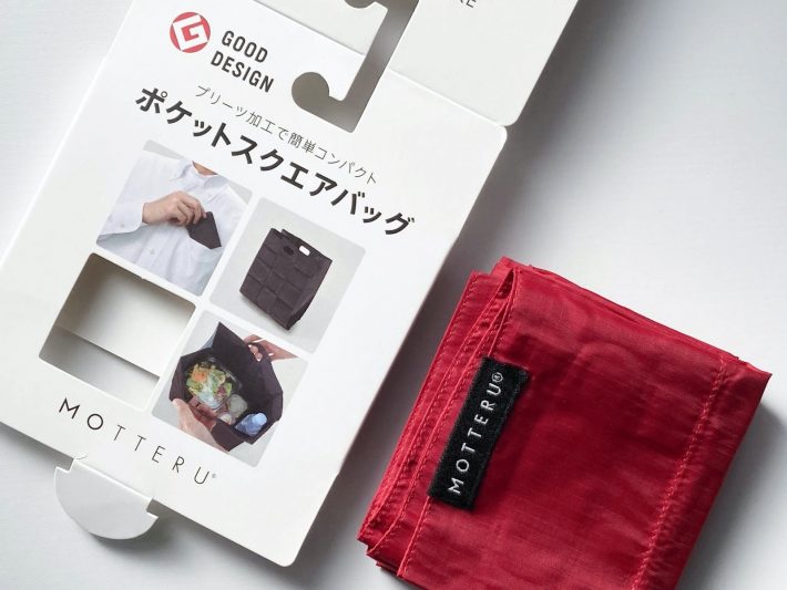 MOTTERU（モッテル）の「ポケットスクエアバッグ」（税込1,320円）