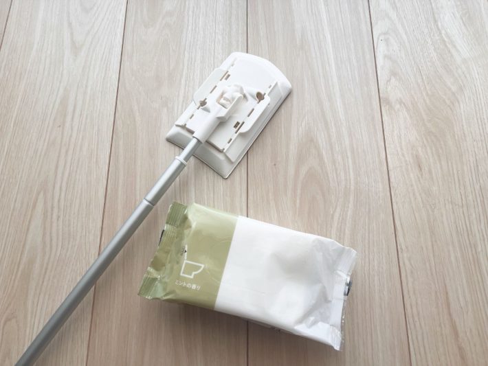 伸縮トイレ床ワイパー