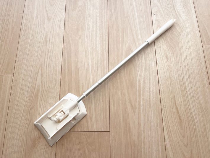 伸縮トイレ床ワイパー