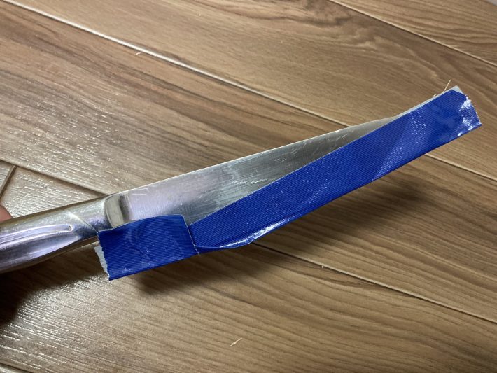 包丁はせめて刃の部分にガムテープを貼ってほしい