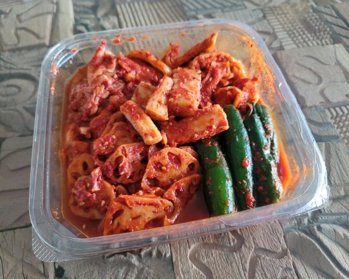 冬バージョン。左下にレンコン、中央にイカが入っています