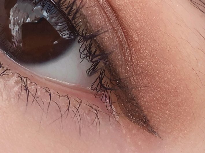 秋冬の雰囲気を醸し出すニュアンスモーヴ