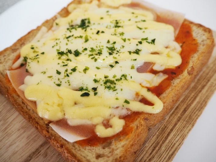 おもちがチーズとマヨネーズにからんで最高！