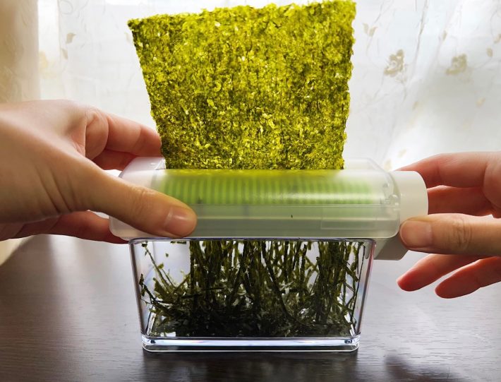 きざみのりがパラパラ落ちてきた