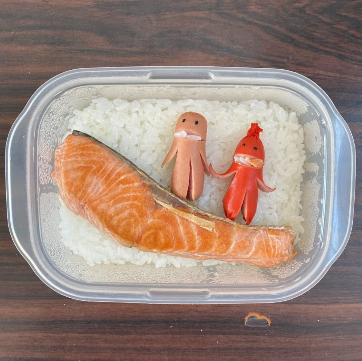 つまみ食い星人with鮭