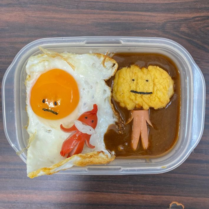 カレー補充中のカレーパンマン