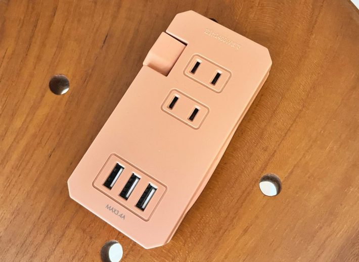 3COINSの2コンセント3USBタップ