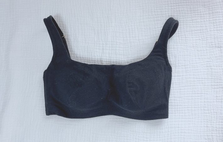 スクエアネック