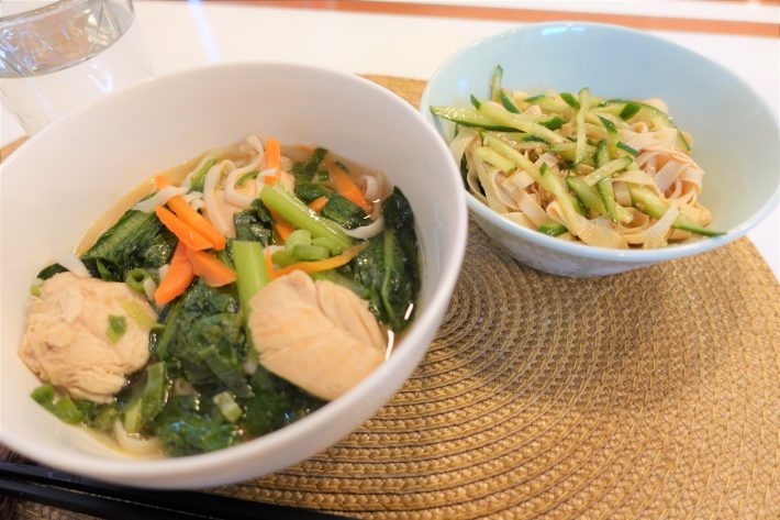糖質0麺と鶏肉のジンジャー麺と、豆腐皮のサラダ