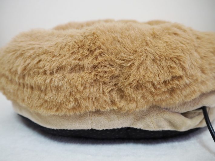 電源ケーブルの長さは約140cm