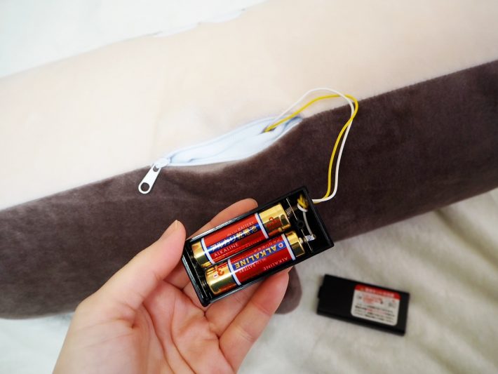 単三乾電池を2本（電池は別売）セット