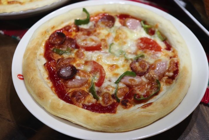 あっという間にもちもちのピザが完成