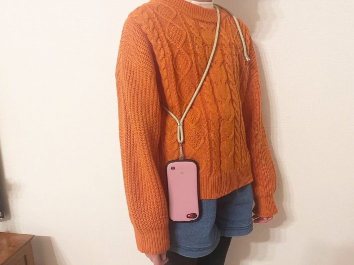 長さを調節できるストラップ