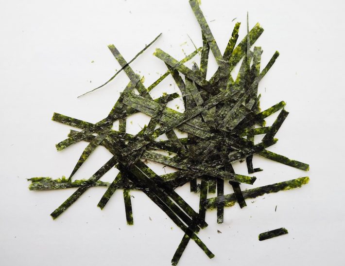 チョキンと一息で切るのがコツ