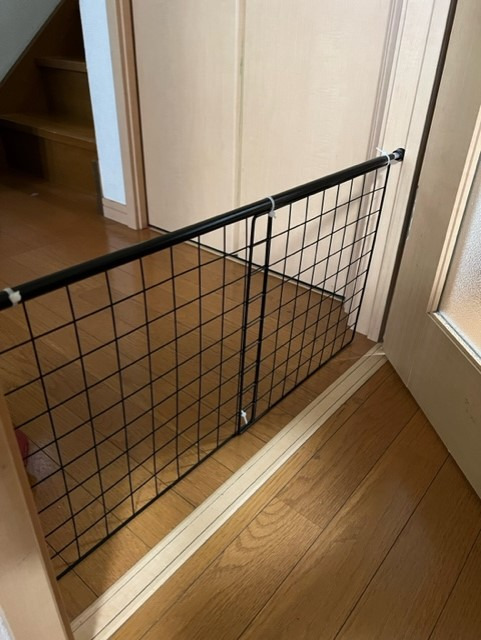 玄関のバリケード