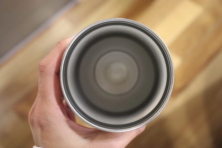 手を入れる部分が広めに設計