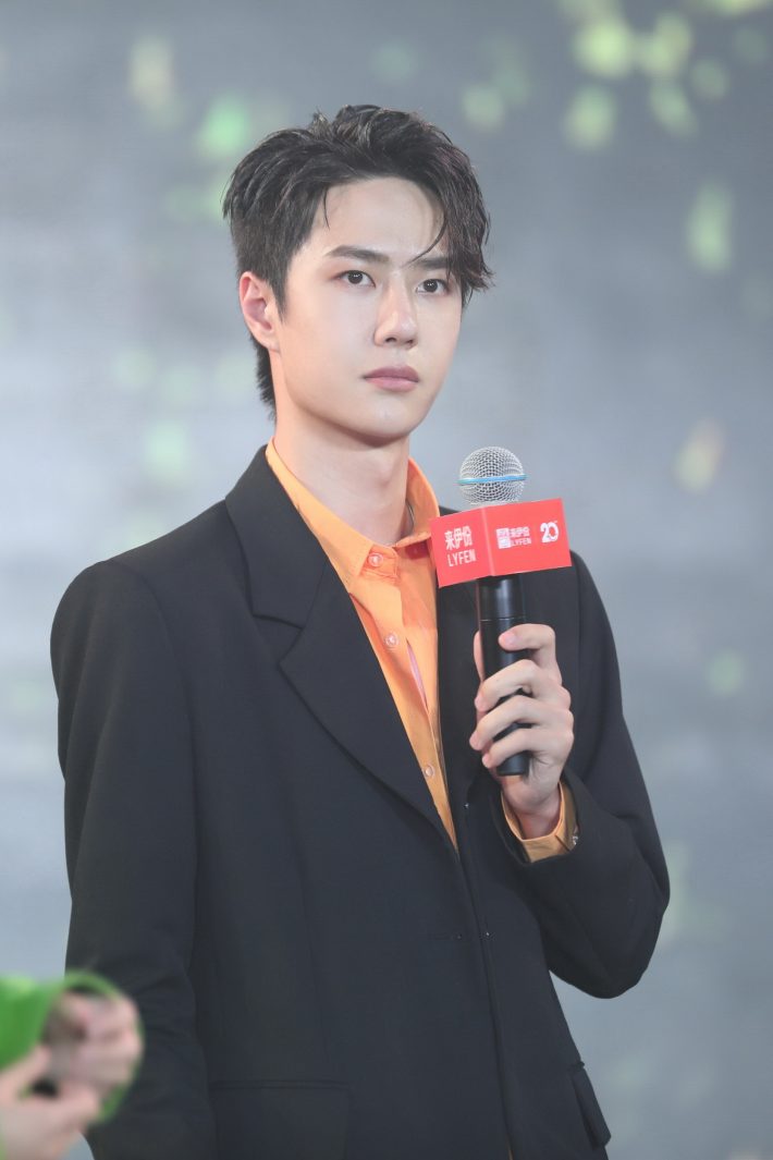 『陳情令』でブレイクしたワン・イーボーは、ダンスの実力もプロ並み。人気ボーイズグループ・JO1を輩出した『PRODUCE 101』の中国版では、ダンスのメンター（先生）も務めた　写真＝アフロ