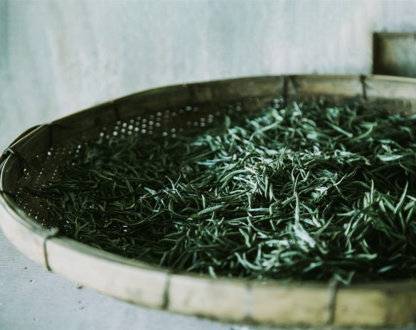 萎凋緑茶は、「花香」と呼ばれるフローラルな香りが特徴