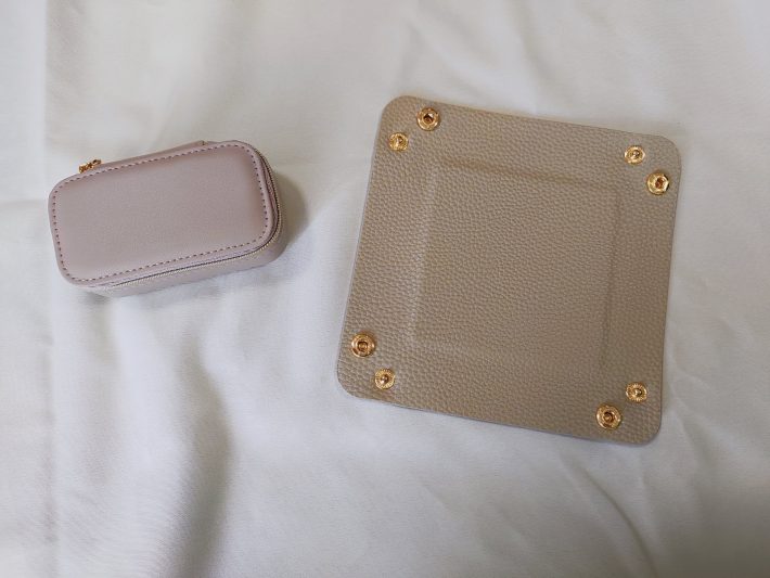 デコホーム　アクセサリーケース