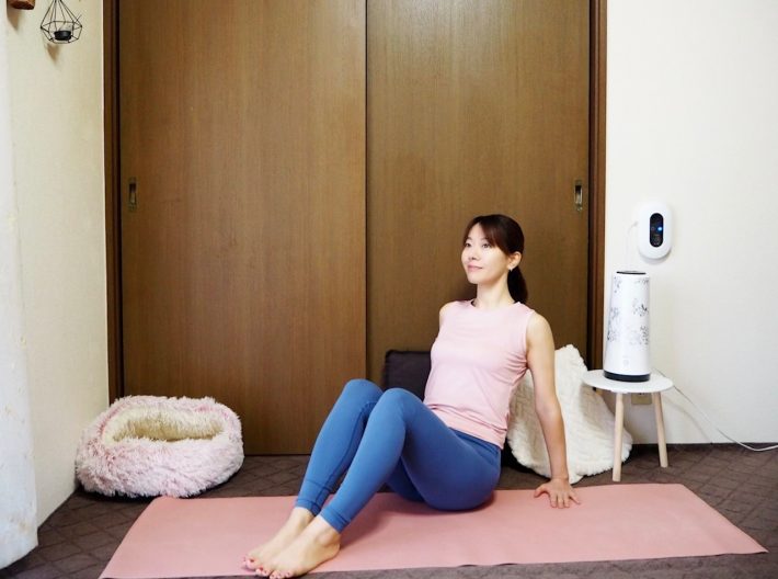 （1）ひざを立てて座る