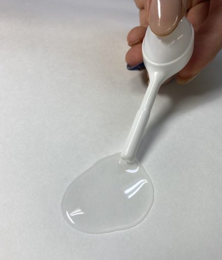 ボトルを押しジェルを注入