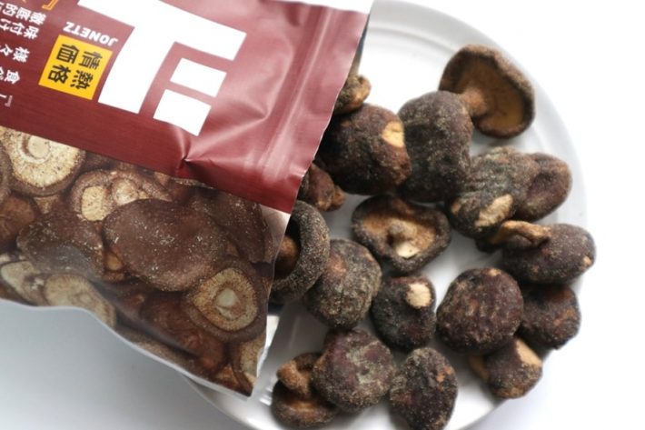 2021年に大ヒットした「しいたけスナック」