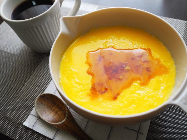 カラメルやホイップクリームをトッピングすれば完成