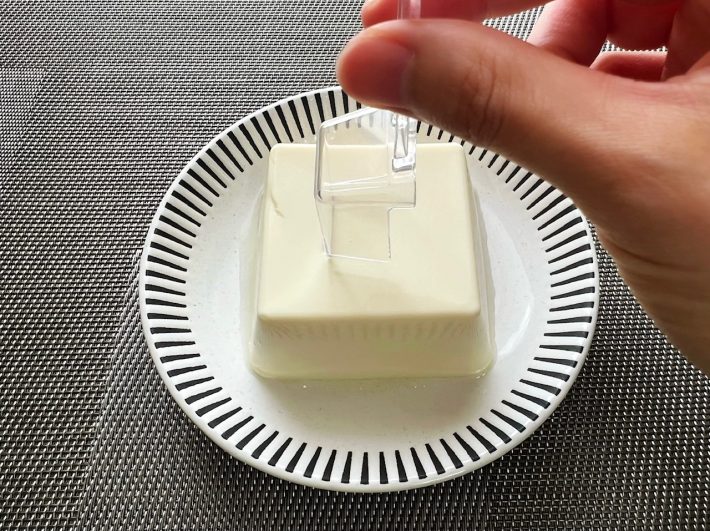 片辺に垂直に切り込みを入れる