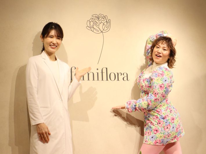 左から、友利新さん、フォーリンラブ・バービーさん