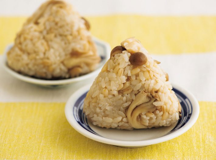 もち麦とキノコの炊き込みご飯