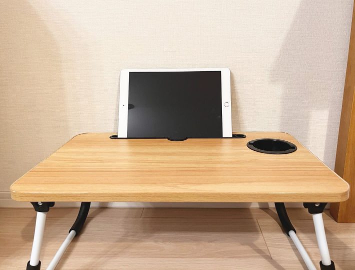 タブレットホルダーとドリンクホルダー