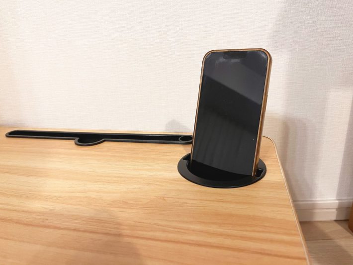 ドリンクホルダーはスマホ置きに
