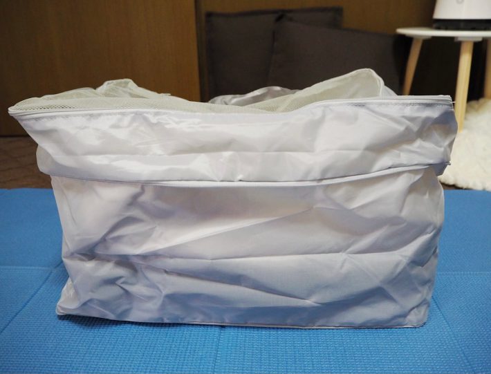 大サイズにニットのトップスを5枚入れる