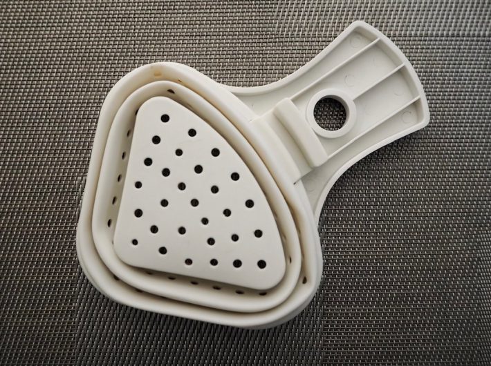 「シリコン折りたたみ茹でザル」裏側