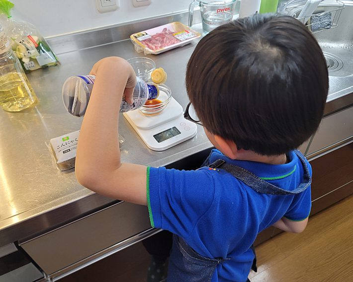 食材・調味料の計量が得意で率先してやってくれます。何事も準備が大切であることを習得しています