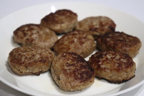 プチ牛生ハンバーグ