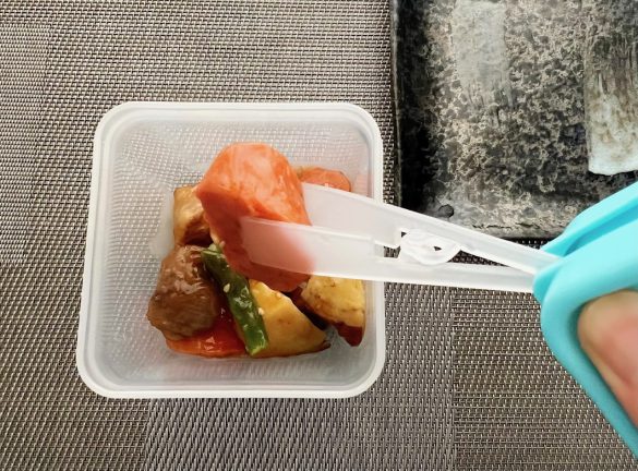 「ふたがトングになる保存容器」がメチャ便利!みんな買ってほしい