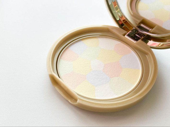 キャンメイク「マシュマロフィニッシュパウダー ～Abloom～」プルメリアリース（税込1,034円）