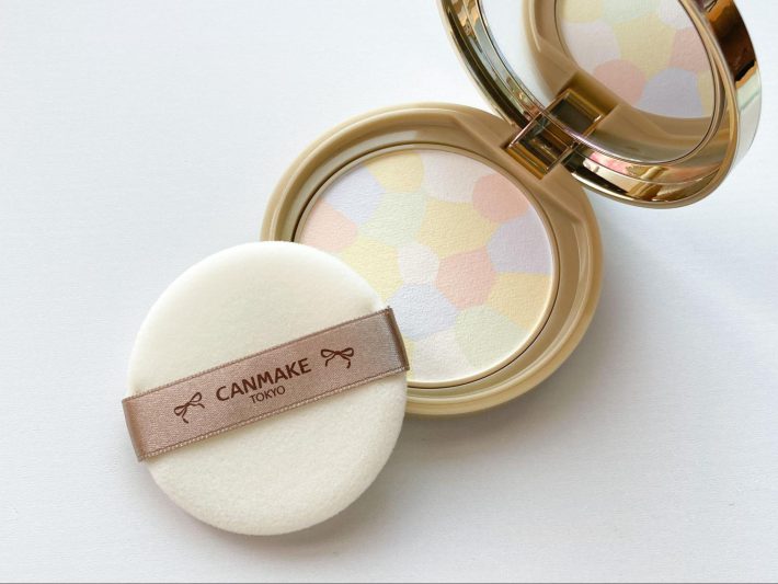 キャンメイク「マシュマロフィニッシュパウダー ～Abloom～」プルメリアリース（税込1,034円）