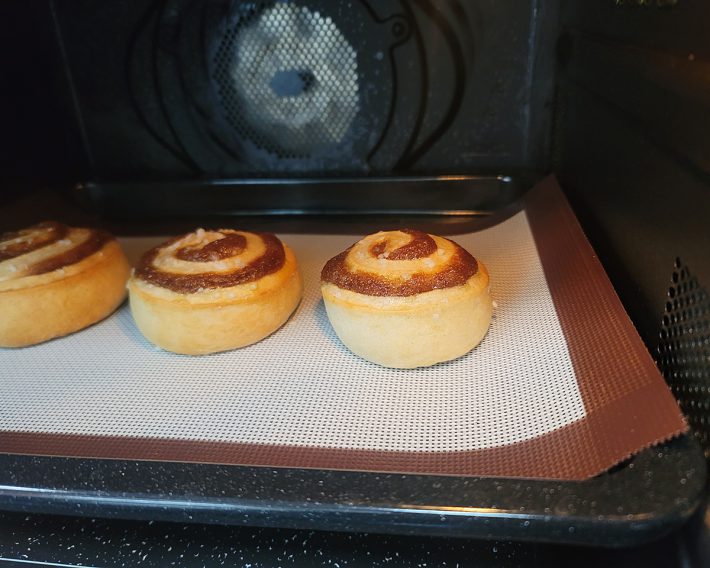 180度で14分焼いてみたものの、うまく焼けていません