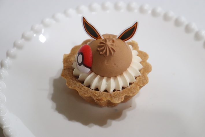 イーブイのチョコとキャラメルホイップクリームのタルト