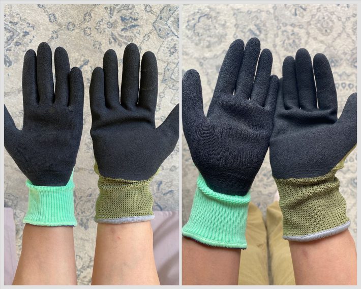 左：ワークマン背抜き手袋　右：ダイソー背抜き手袋